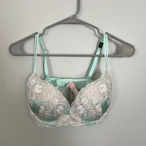 Victoria’s Secret bra